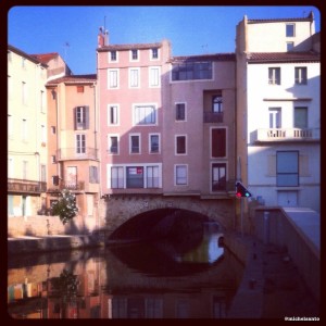 Narbonne: pont des marchands.